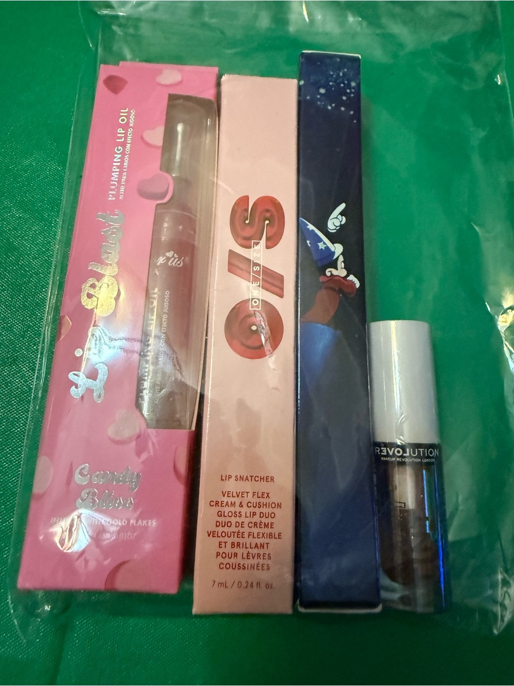 Beauty Bundle - Plumping Lip Oil, Liquid Eyeliner, Lip/Cheek Tint & Lip Gloss